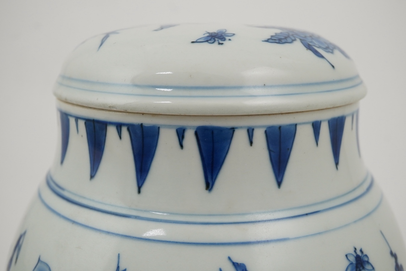 A large Chinese Transitional blue and white jar and cover, mid 17th century